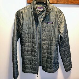 Patagonia lightweight Women's Green Puffer Jacket